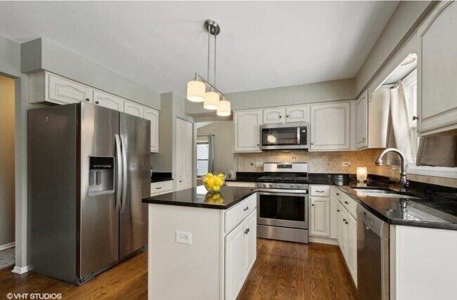 Building Photo - 113 N Fiore Pkwy