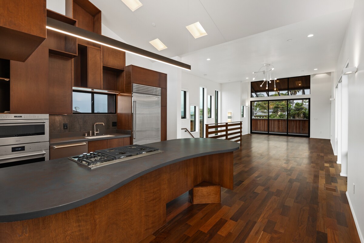 Kitchen opens to dining and living area great room. - 4640 Del Monte Ave