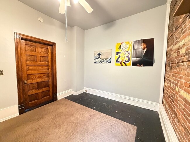 Building Photo - Large 3 Bedroom Open July 1st!