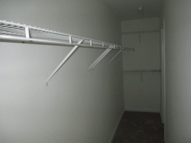 Building Photo - Gorgeous 2br/2.5ba TH, excellent Raleigh location, January 10th!!