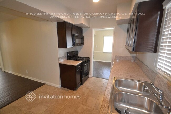 Building Photo - 2916 S Halldale Ave