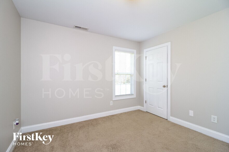 Building Photo - 4012 Ballard Farm Rd