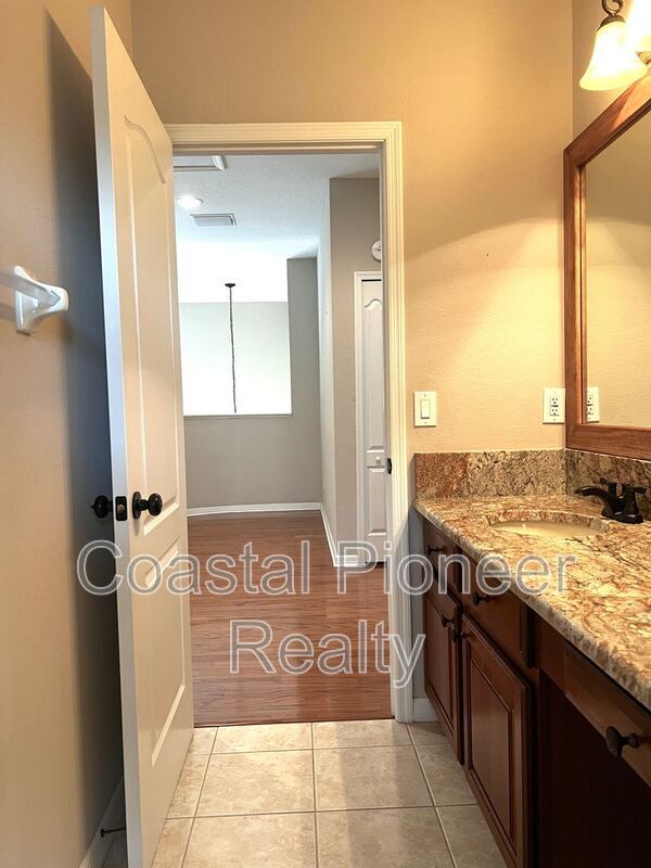 Building Photo - 9524 Greenpointe Dr