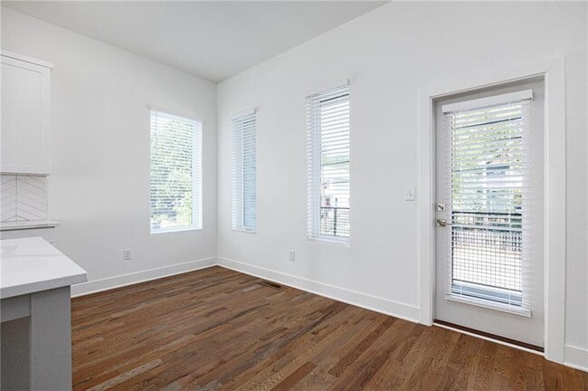 Building Photo - 1540 Millwood Pl