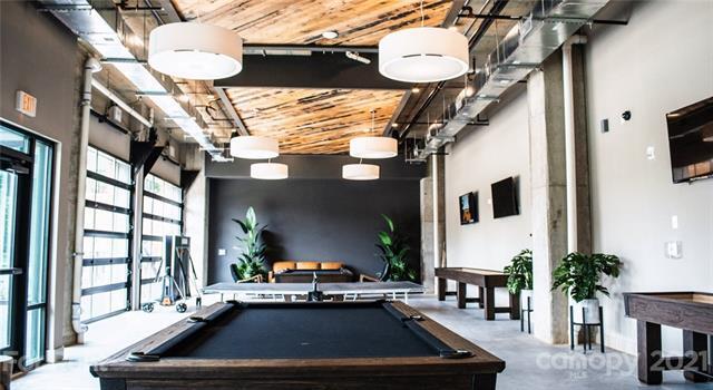 Building Photo - 1310 Iris Dr