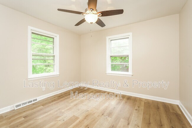 Building Photo - 817 Elon St