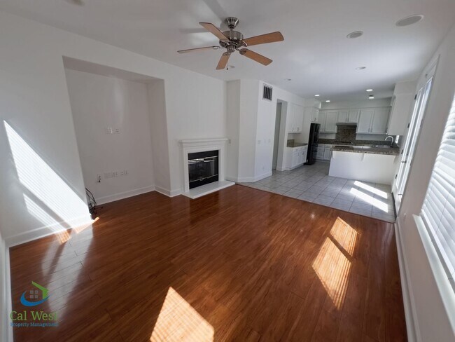 Building Photo - $5295 - 2 Story, 4 bed - 2 Bath Home in se...