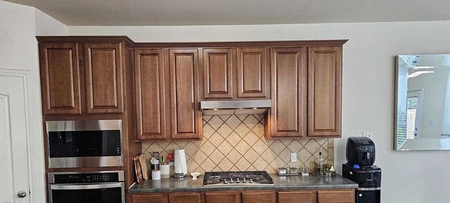 Building Photo - 702 Old Ravine Ct