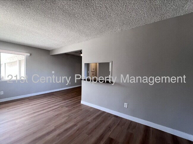 Building Photo - Spacious 1 Bedroom Ground Level Apartment - Downey