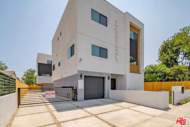Building Photo - 11522 1/2 Emelita St