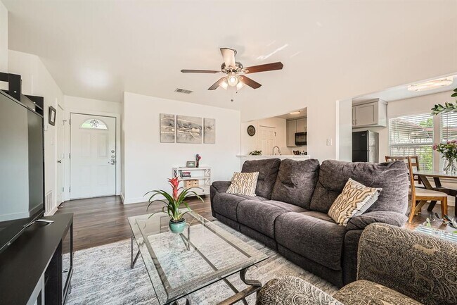 Building Photo - 9705 Oriole Dr