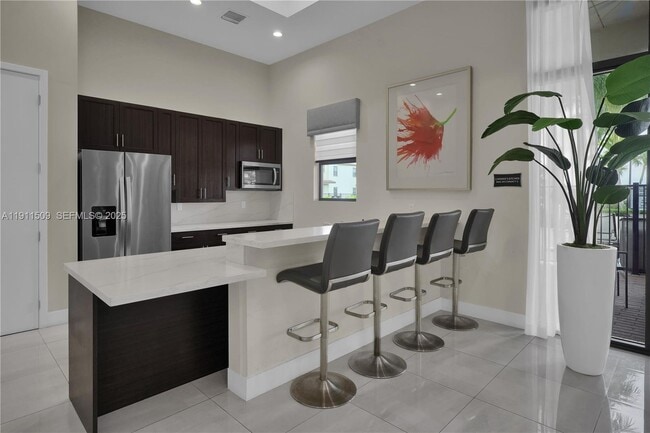 Building Photo - 909 NE 211th St