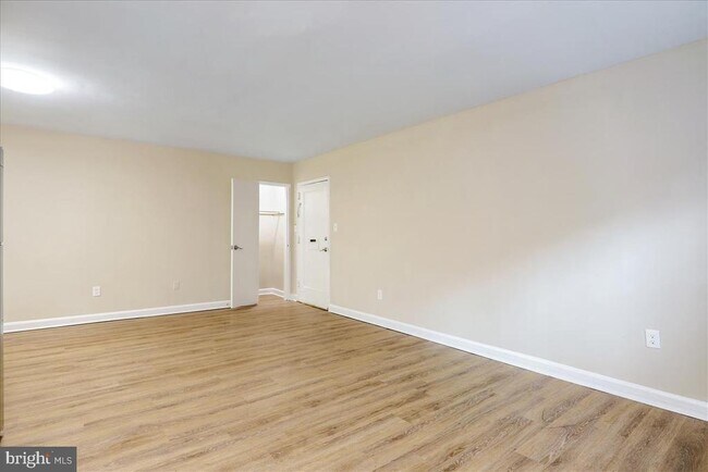 Building Photo - 702 Chaney Dr