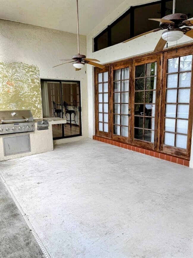 Building Photo - 2700 NW 112th Ave