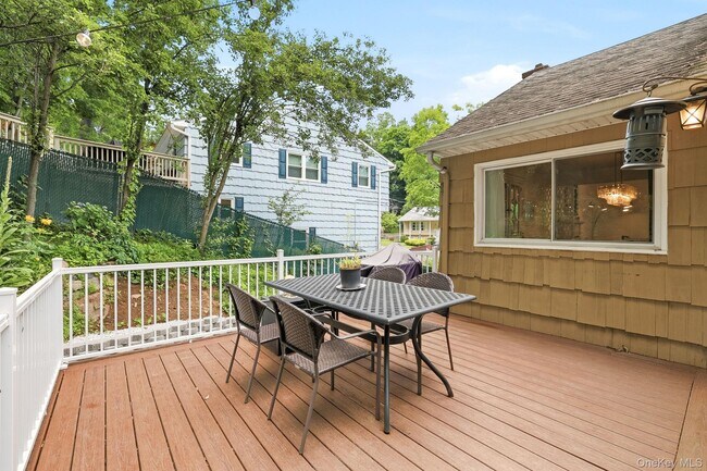 Building Photo - 80 Hickory Hill Dr