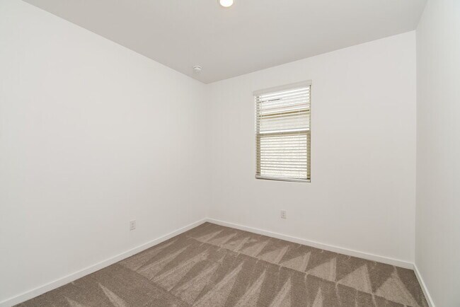 Building Photo - 10302 W Sumullen St