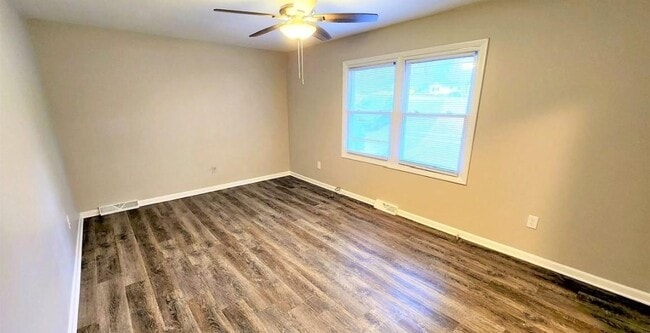 Building Photo - 401 Bethel Dr