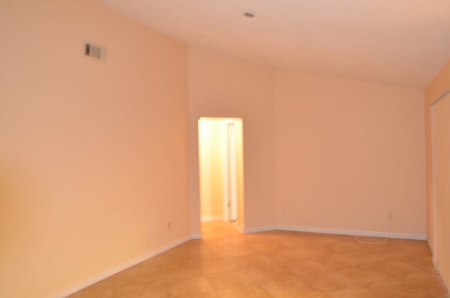 Building Photo - Cute and Updated 3/2 Pool Home House in Willow Creek (Loch Hart Area)