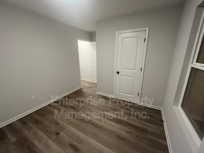 Building Photo - 3020 Benjestown Rd