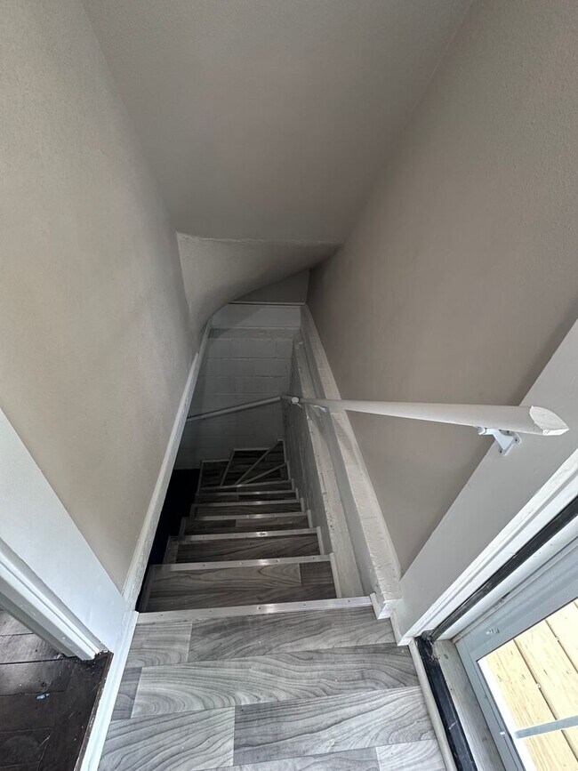 Building Photo - 3BR/2BA Rent to Own Home with Large Garage