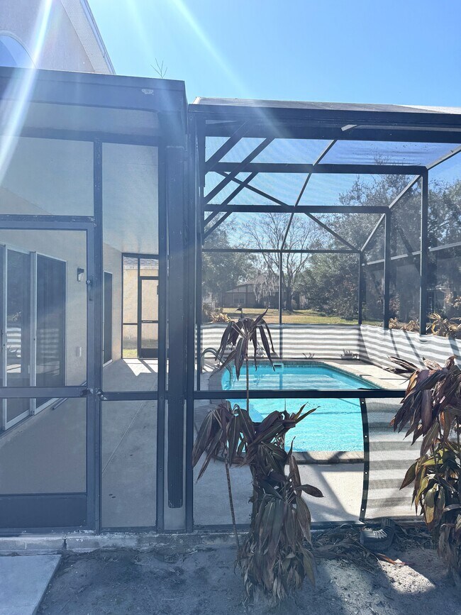 Building Photo - 1851 Wedgewood Way