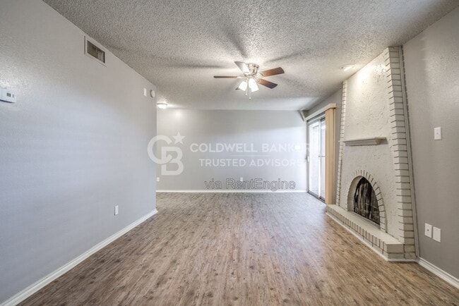 Building Photo - 5320 Kenosha Ave