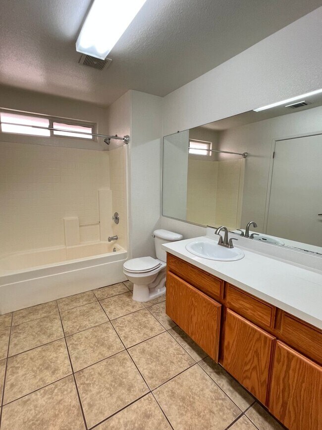 Building Photo - 1320 Reddick Ln