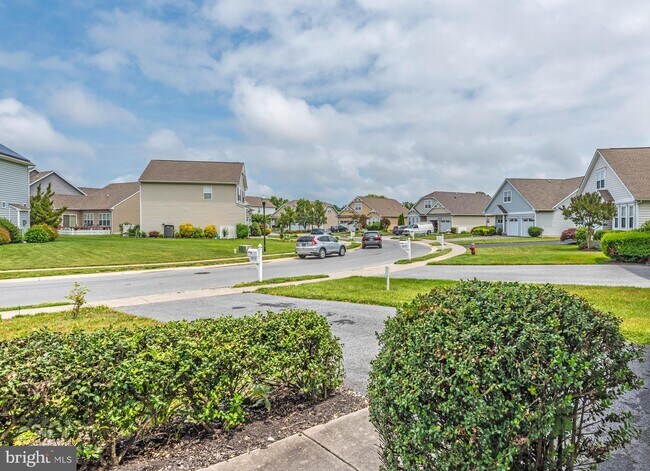 Building Photo - 18959 Gold Finch Cove