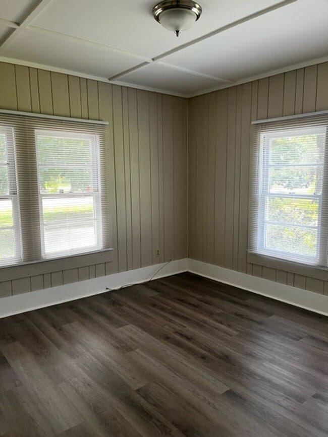 Building Photo - 2 Bedroom 1 Bath House