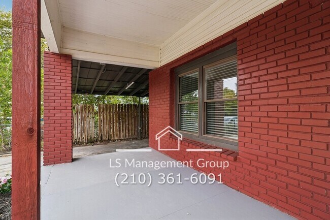 Building Photo - 622 Denver Blvd