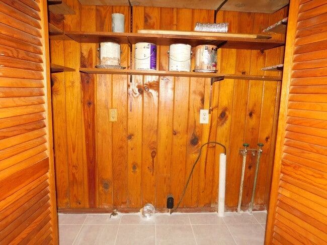 Building Photo - 2 Bedroom on Toombs