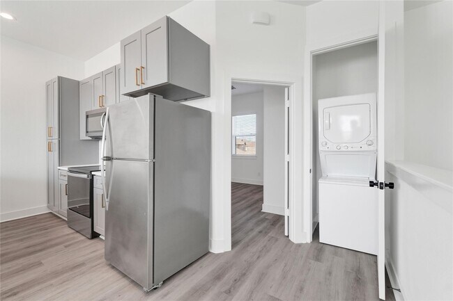 Building Photo - 3210 Frying Pan Pl