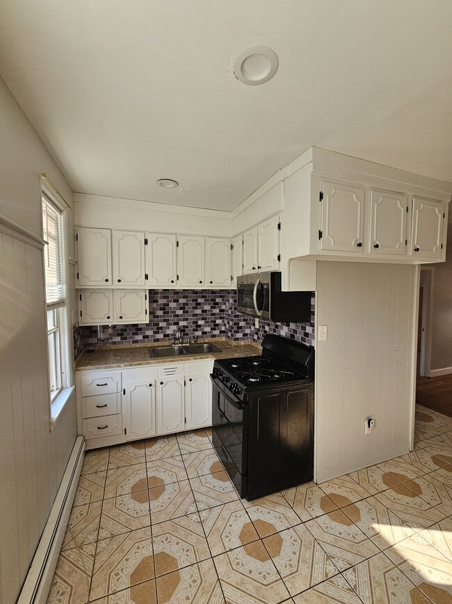 Building Photo - 91 Berkshire St