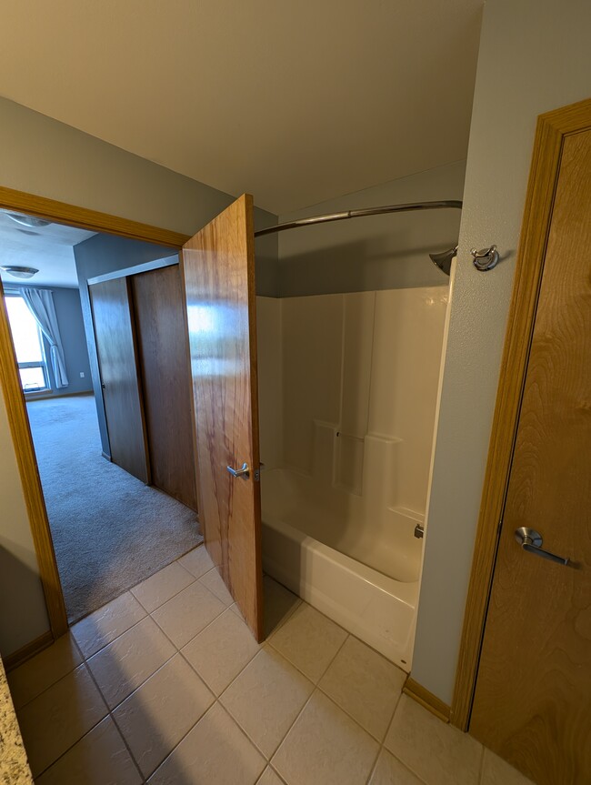 Second floor bathroom - 2121 S Kinnickinnic Ave