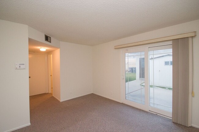 Building Photo - This lovely North Oxnard 4 bedroom 2 bath home with Vintage Oxnard Vides!!! COMING SOON