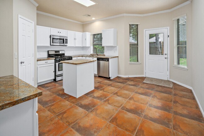 Building Photo - 18614 Atasca S Dr