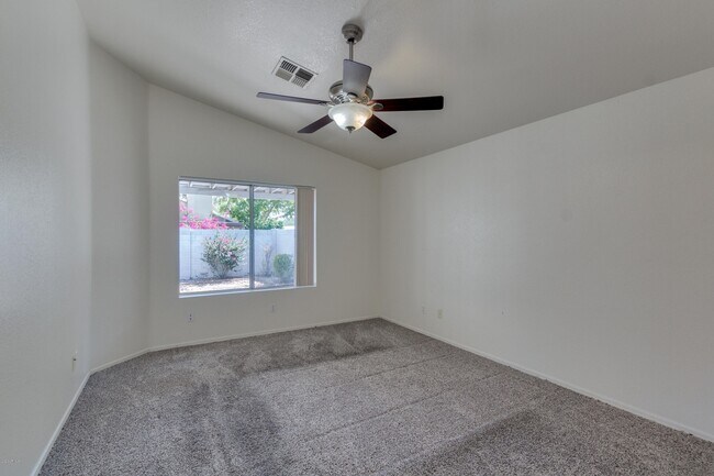 Building Photo - 4565 W Joshua Blvd