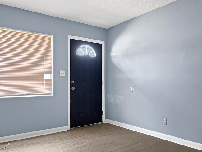 Building Photo - 2150 Alfred Ln