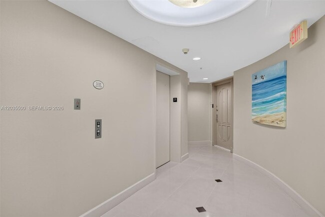 Building Photo - 3370 Hidden Bay Dr