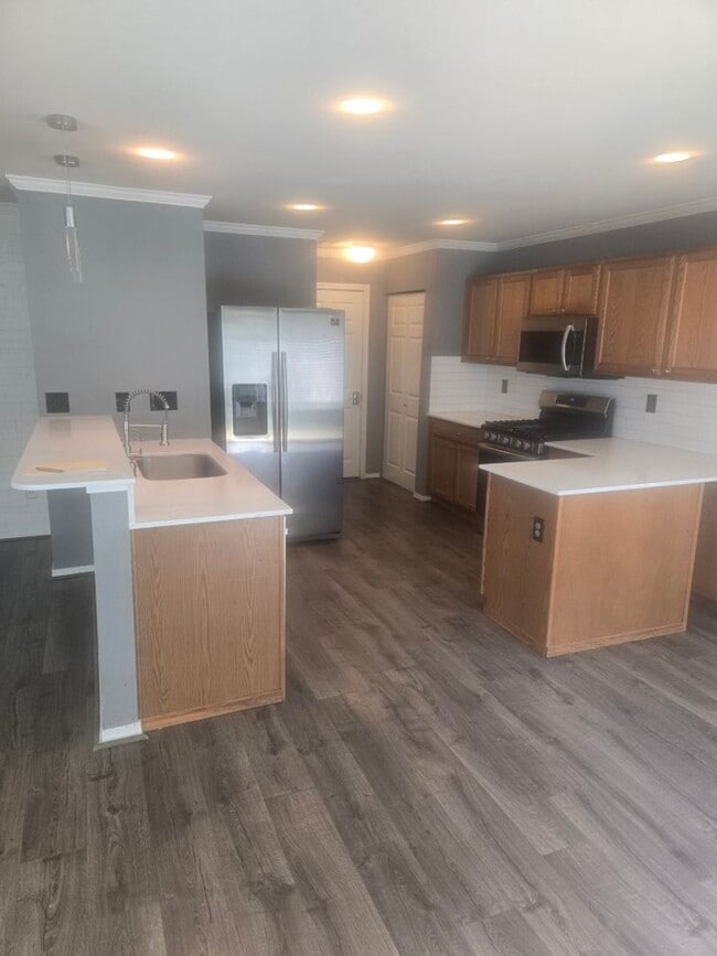 Building Photo - 3bd/2.5ba Maple Valley Home