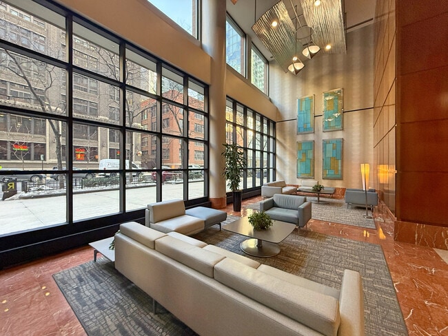 Building Photo - 211 E Ohio St