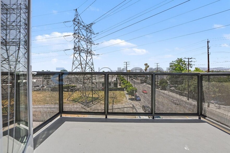 Building Photo - Unit 403