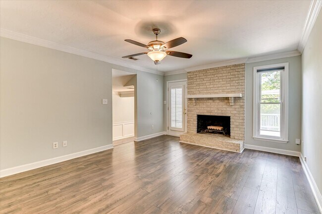 Building Photo - 230 Ronstadt Dr