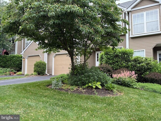 Building Photo - 155 Weybridge Dr