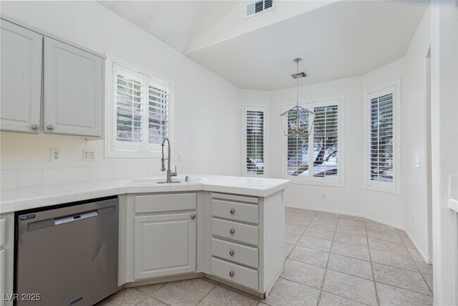 Building Photo - 3900 Triora St