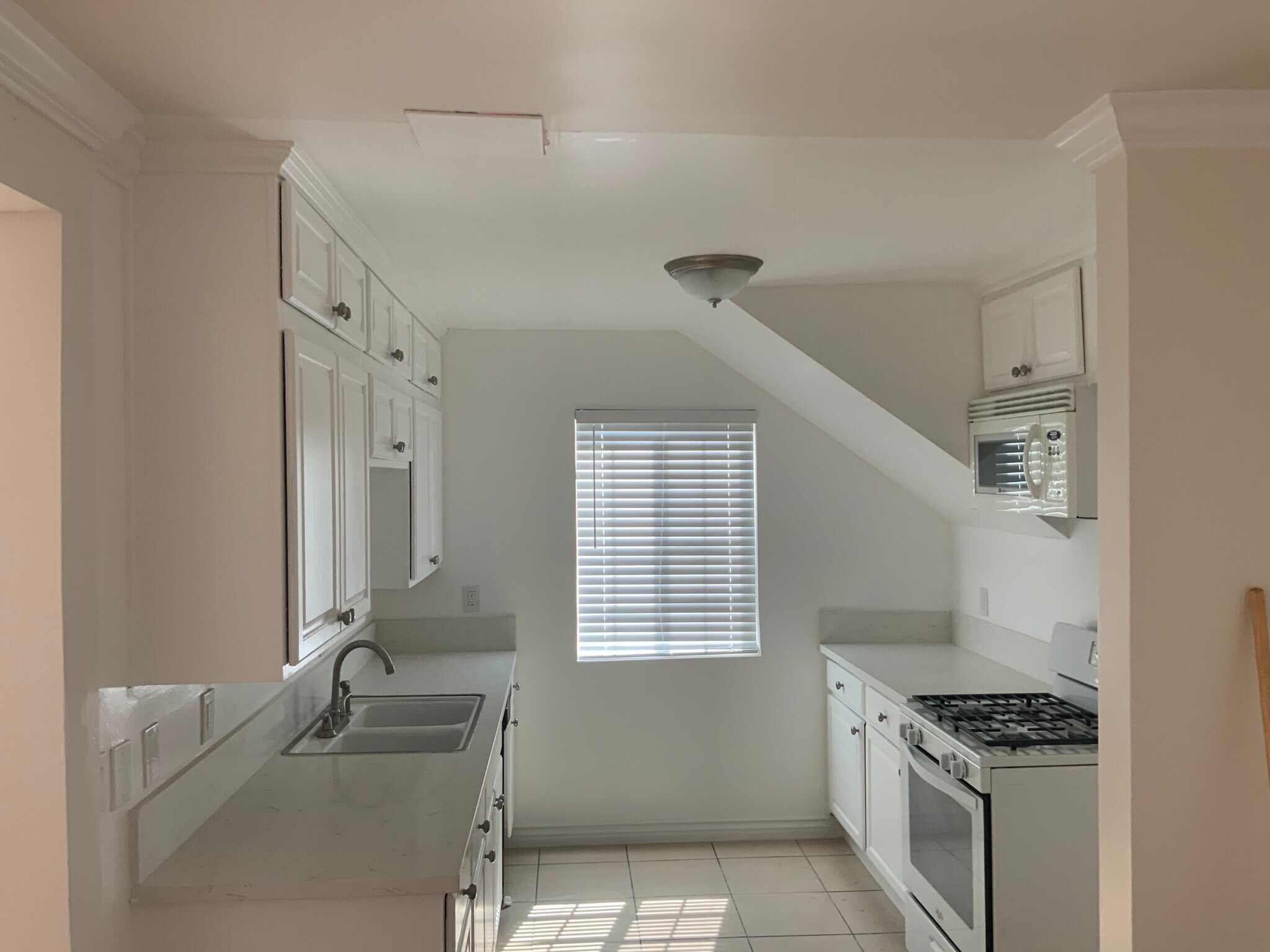 Granite Countertops - 1870 Temple Ave