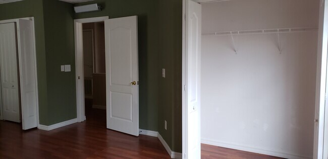 Building Photo - 812 Jade Forest Ave
