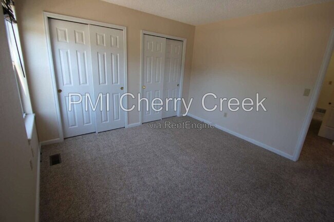 Building Photo - 9800 Foxhill Cir