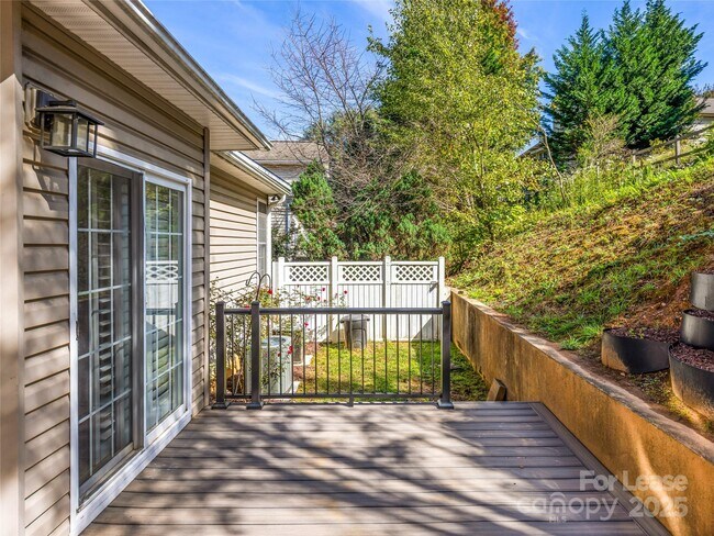 Building Photo - 51 Driftstone Cir