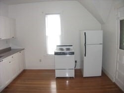 Building Photo - 93 Cass St